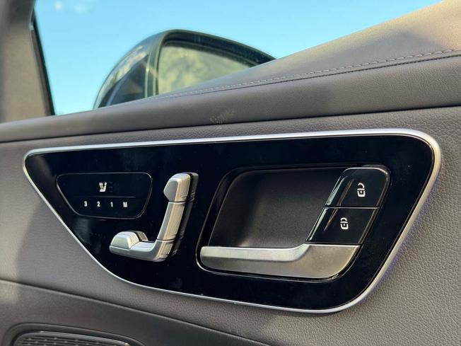 Mercedes-Benz GLC Photo 24