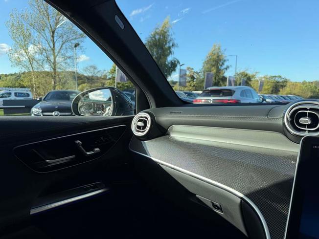 Mercedes-Benz GLC Photo 33