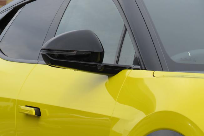 LOTUS Eletre Photo 10