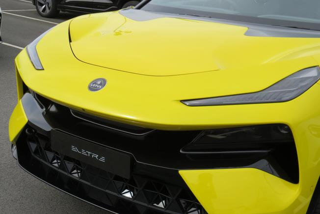 LOTUS Eletre Photo 11