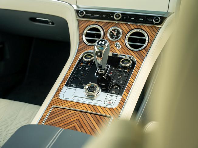 BENTLEY Continental Photo 17