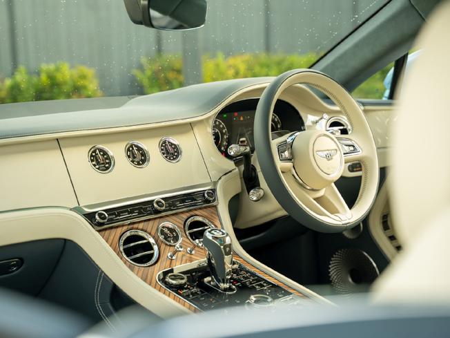 BENTLEY Continental Photo 33