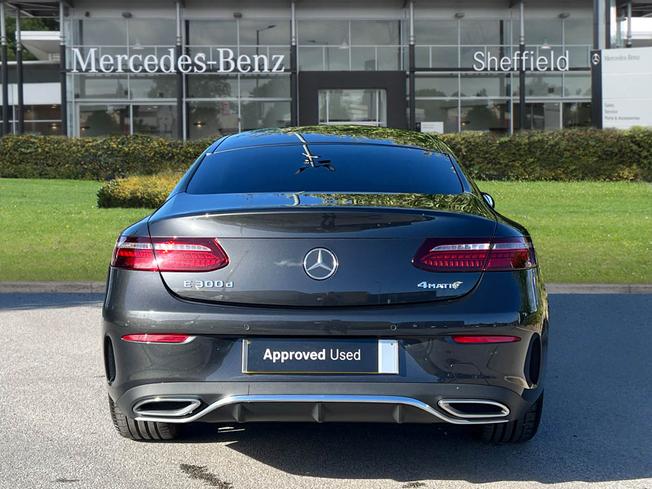 MERCEDES-BENZ E Class Photo 11