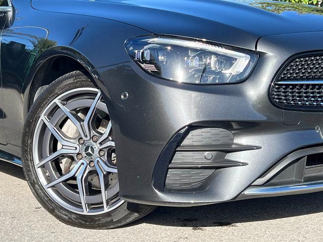 MERCEDES-BENZ E Class Photo 12