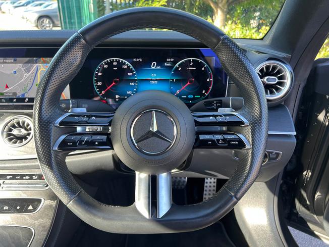 MERCEDES-BENZ E Class Photo 21
