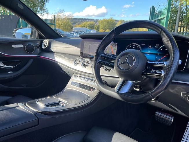 MERCEDES-BENZ E Class Photo 22