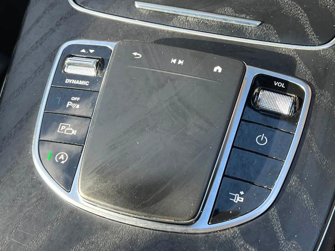 MERCEDES-BENZ E Class Photo 35