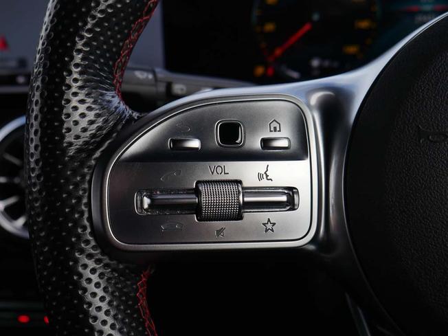 MERCEDES-BENZ GLB Photo 12
