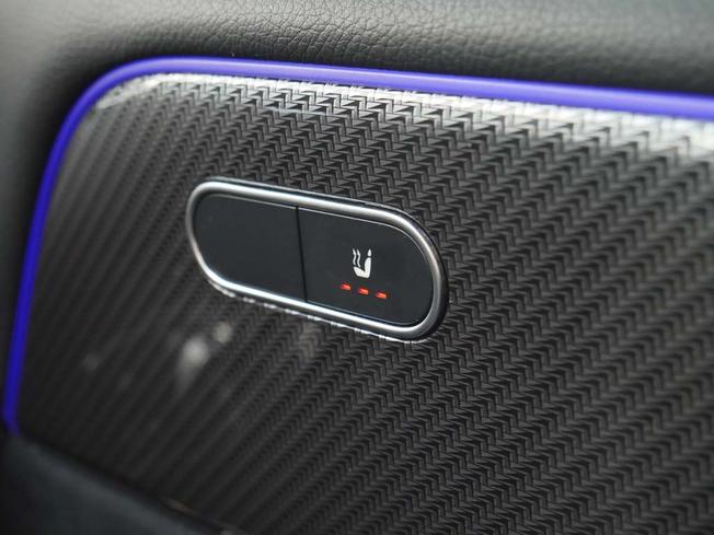 MERCEDES-BENZ GLB Photo 17