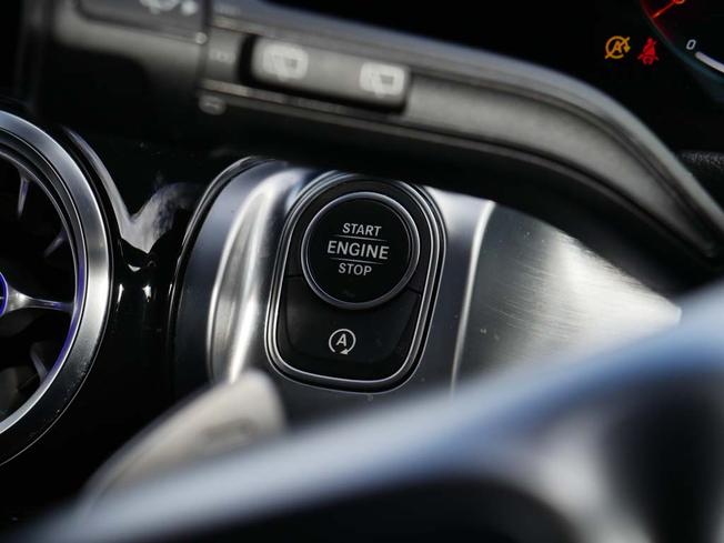 MERCEDES-BENZ GLB Photo 18