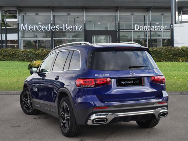 MERCEDES-BENZ GLB Photo 2