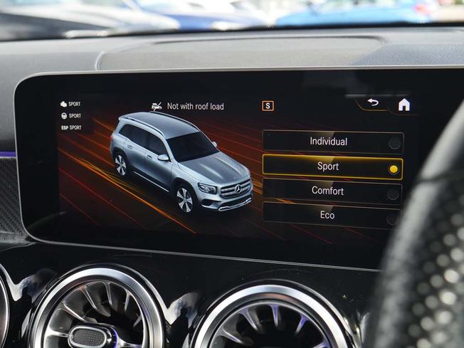 MERCEDES-BENZ GLB Photo 27
