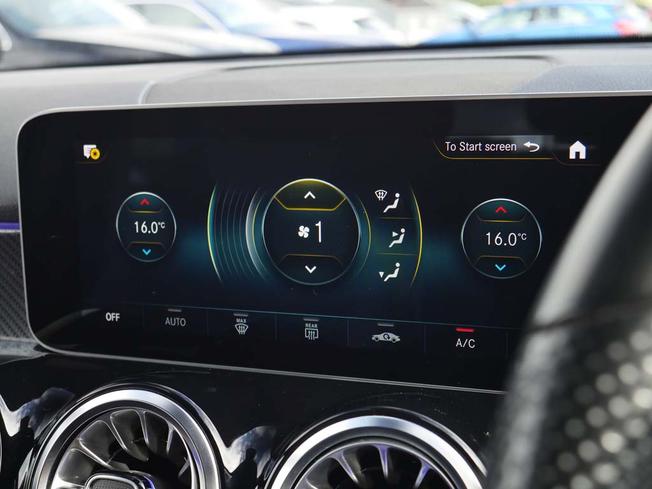 MERCEDES-BENZ GLB Photo 30