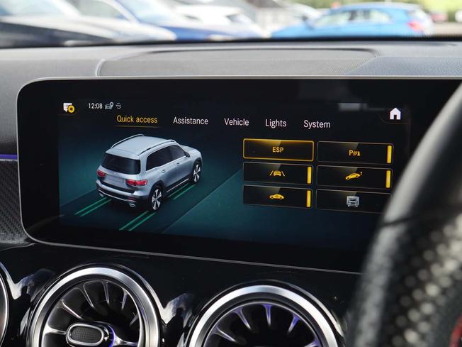 MERCEDES-BENZ GLB Photo 31