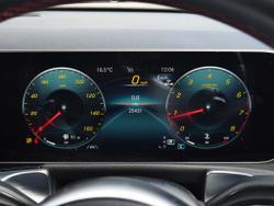 MERCEDES-BENZ GLB Photo 4
