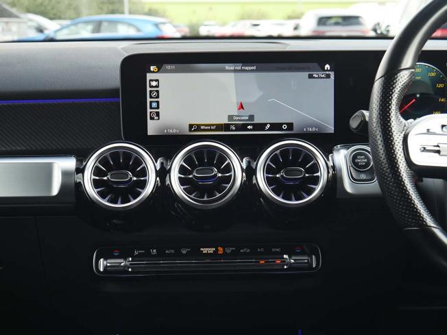 MERCEDES-BENZ GLB Photo 45