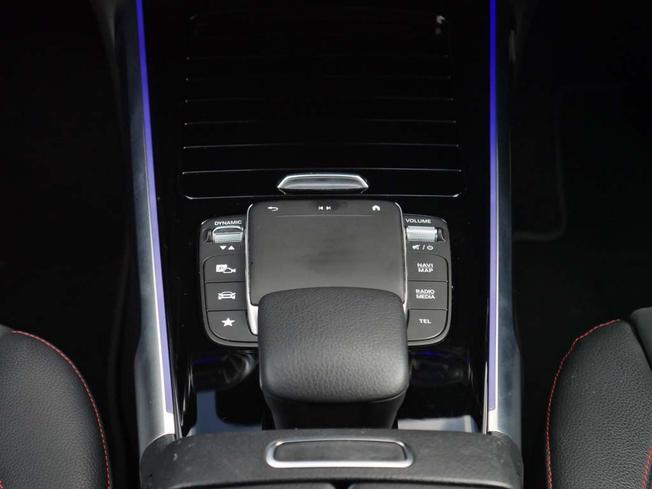 MERCEDES-BENZ GLB Photo 46