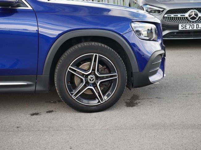 MERCEDES-BENZ GLB Photo 6