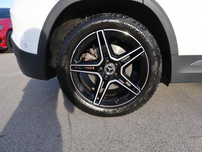 MERCEDES-BENZ GLA Photo 12