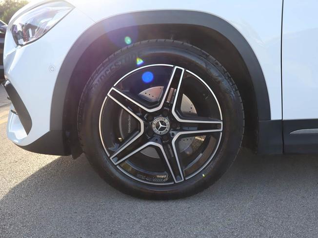 MERCEDES-BENZ GLA Photo 13