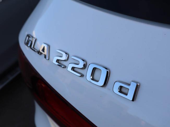 MERCEDES-BENZ GLA Photo 19