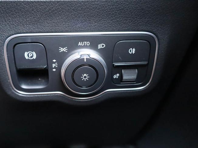 MERCEDES-BENZ GLA Photo 30