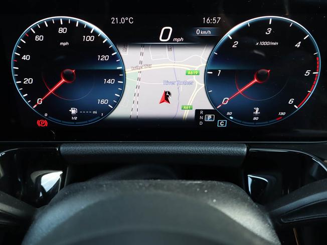 MERCEDES-BENZ GLA Photo 34