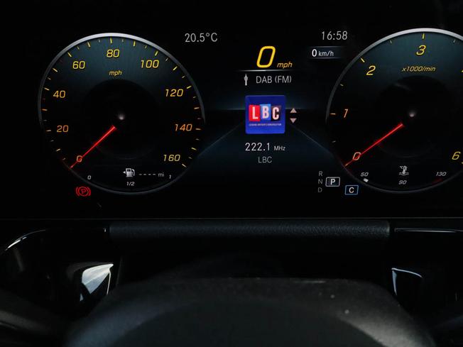 MERCEDES-BENZ GLA Photo 38