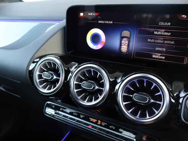 MERCEDES-BENZ GLA Photo 41