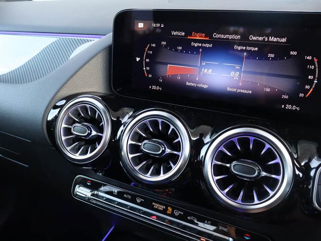 MERCEDES-BENZ GLA Photo 43