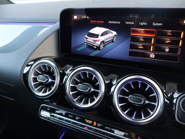 MERCEDES-BENZ GLA Photo 44
