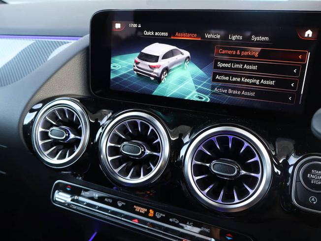 MERCEDES-BENZ GLA Photo 45