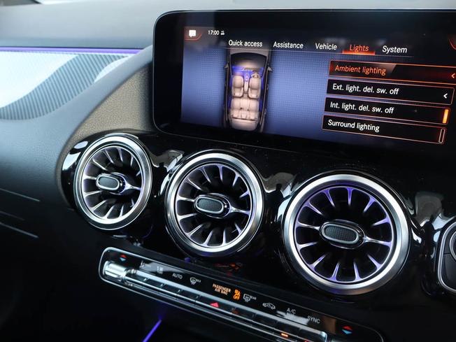 MERCEDES-BENZ GLA Photo 47