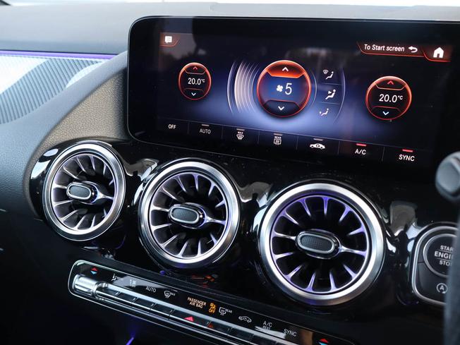 MERCEDES-BENZ GLA Photo 50