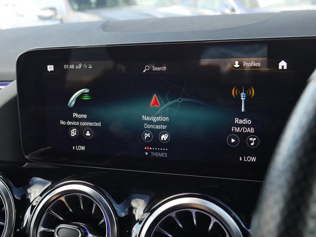 MERCEDES-BENZ GLA Photo 20