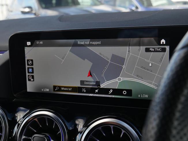 MERCEDES-BENZ GLA Photo 21
