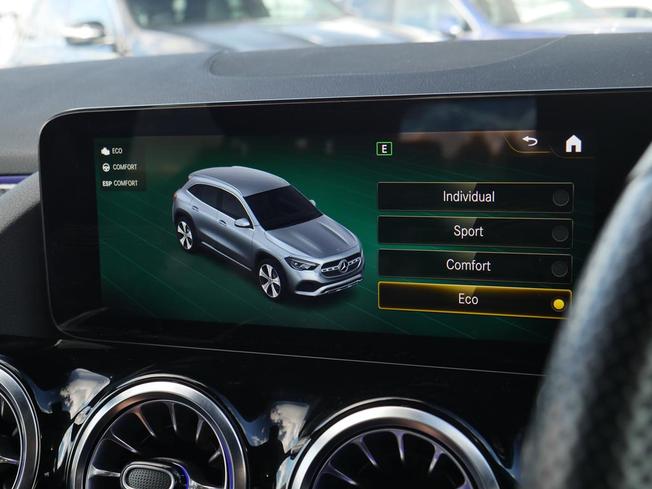 MERCEDES-BENZ GLA Photo 27