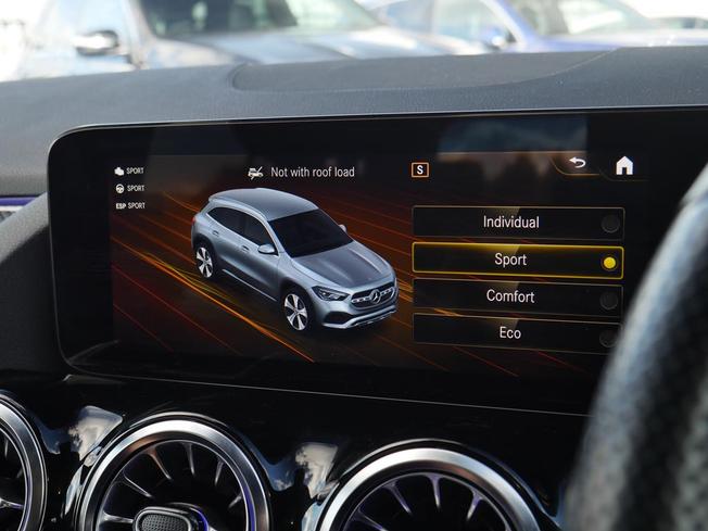 MERCEDES-BENZ GLA Photo 29