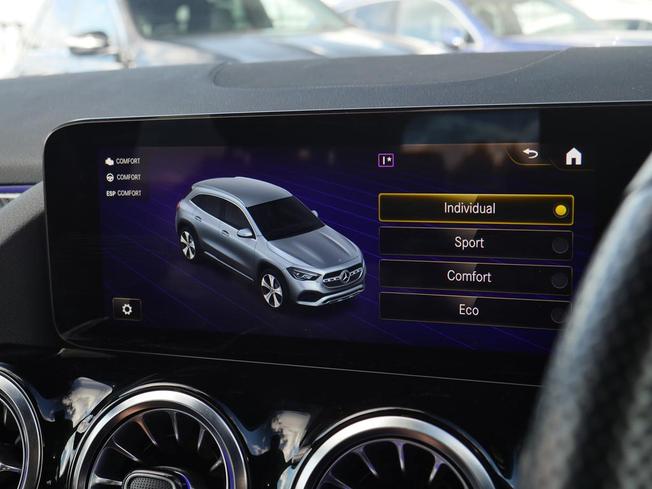 MERCEDES-BENZ GLA Photo 30