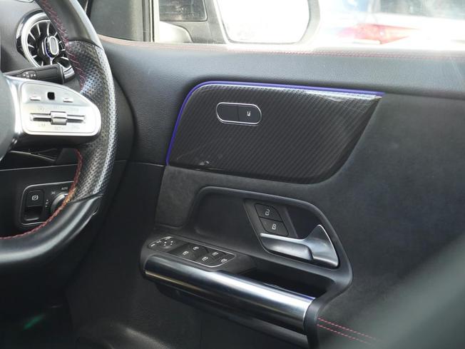 MERCEDES-BENZ GLA Photo 41