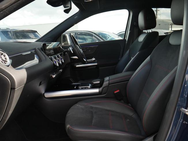 MERCEDES-BENZ GLA Photo 45