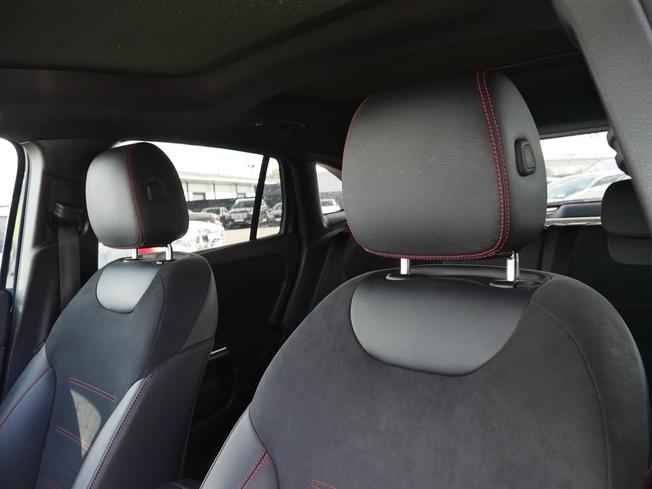 MERCEDES-BENZ GLA Photo 46