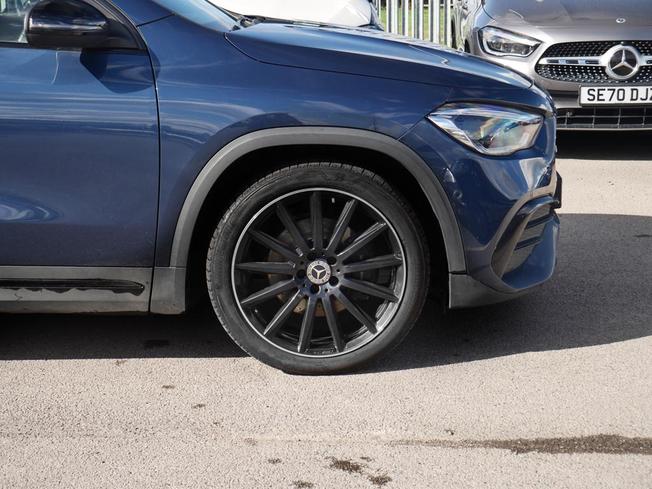 MERCEDES-BENZ GLA Photo 6