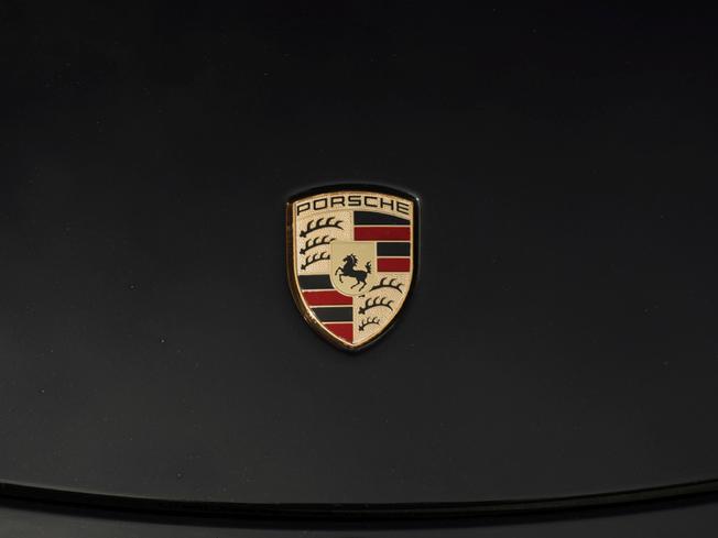 PORSCHE 911 Photo 13