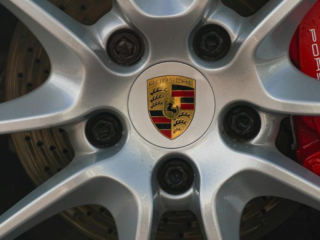 PORSCHE 911 Photo 15