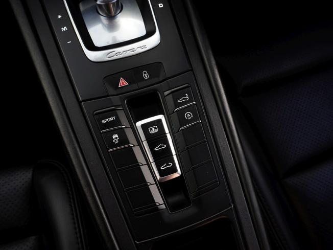PORSCHE 911 Photo 27