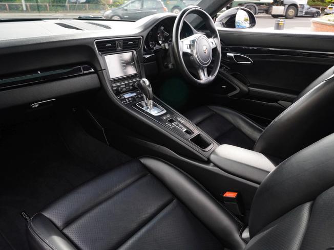 PORSCHE 911 Photo 3