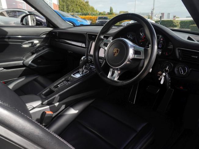 PORSCHE 911 Photo 35