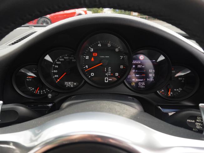 PORSCHE 911 Photo 37