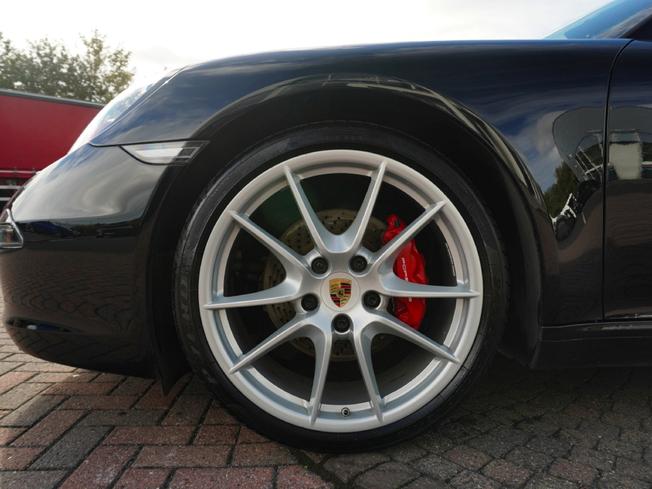 PORSCHE 911 Photo 4